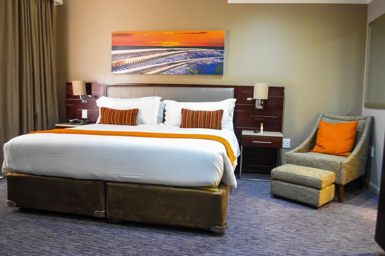 Cresta Mahalapye Hotel Buitenkant foto