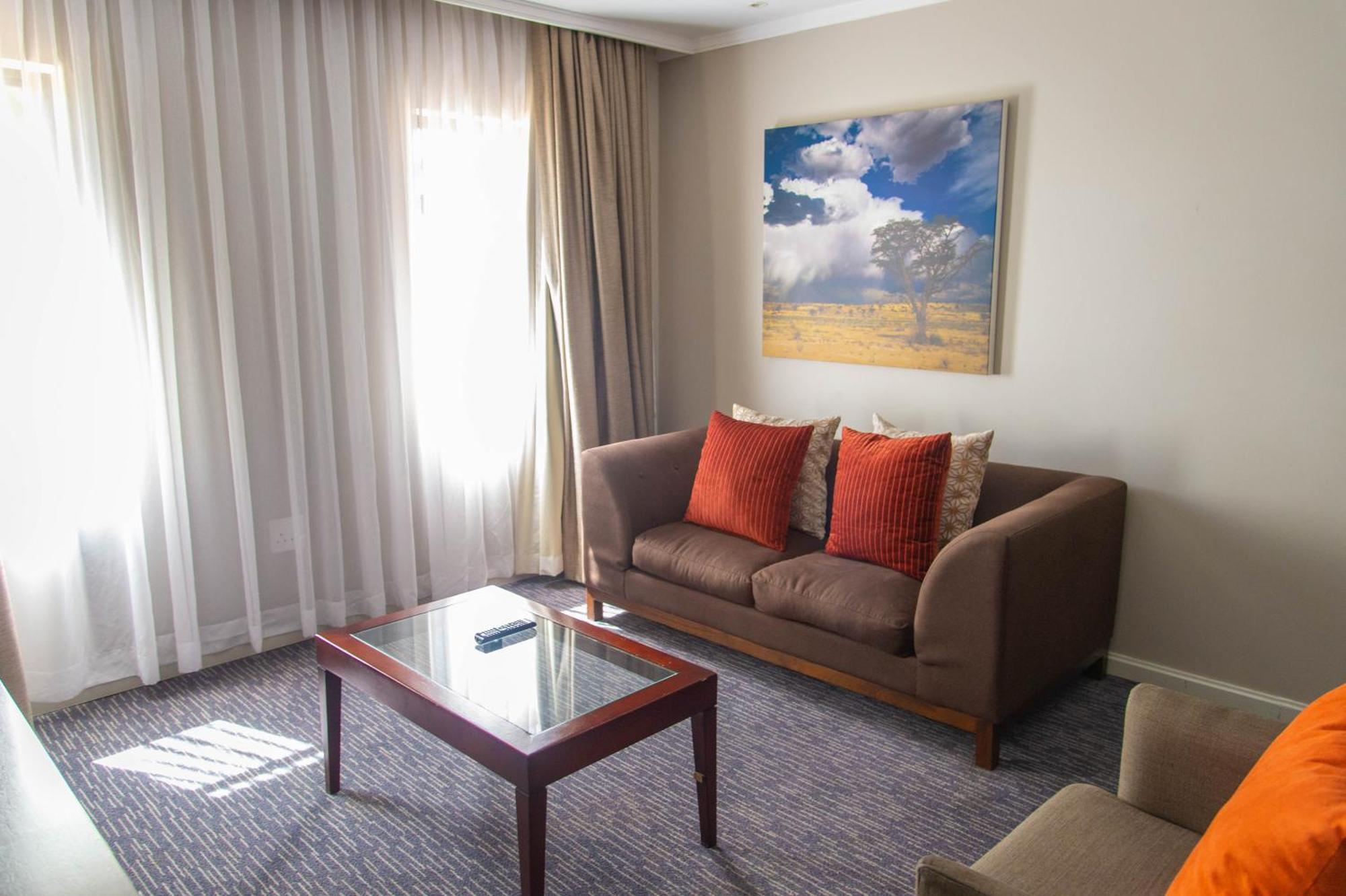 Cresta Mahalapye Hotel Buitenkant foto