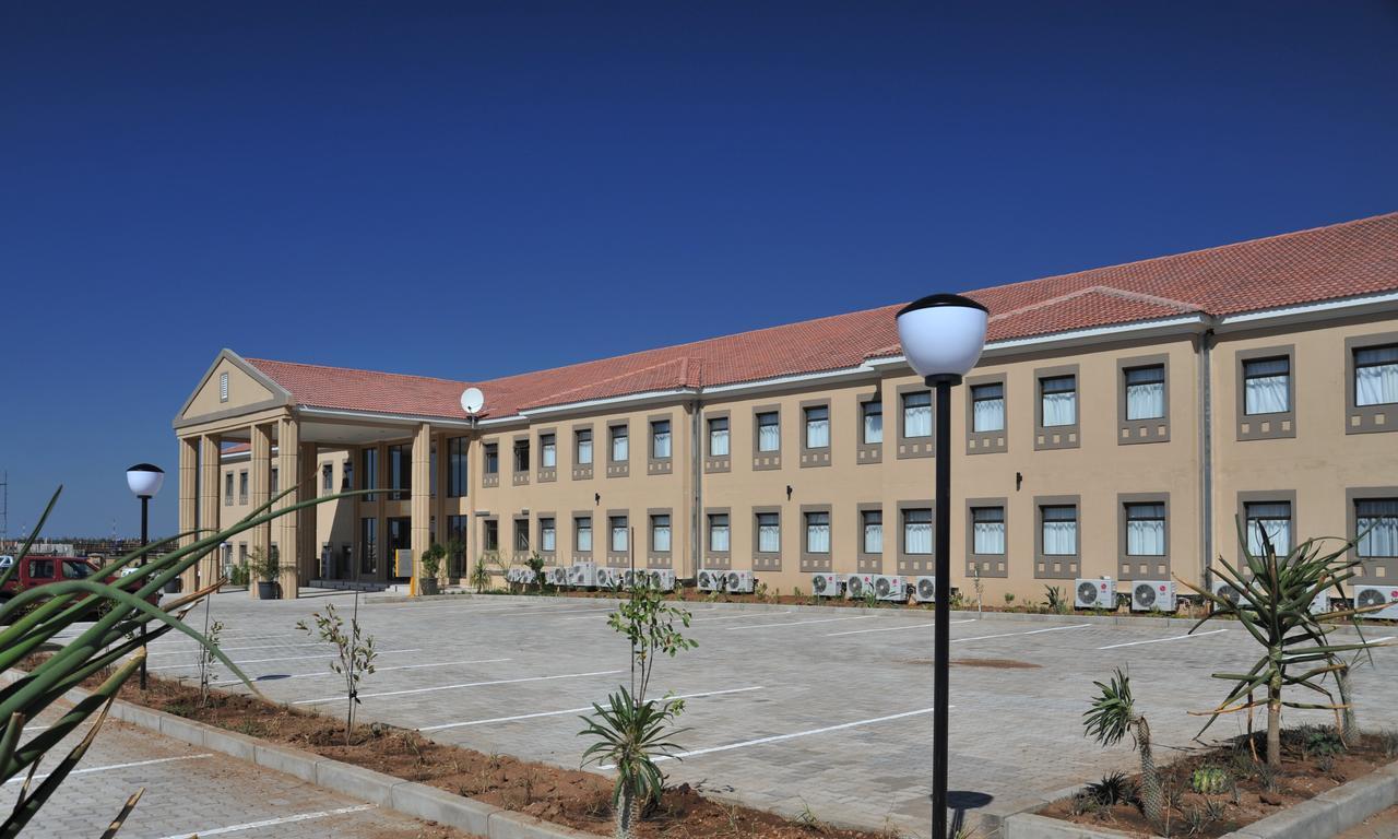 Cresta Mahalapye Hotel Buitenkant foto