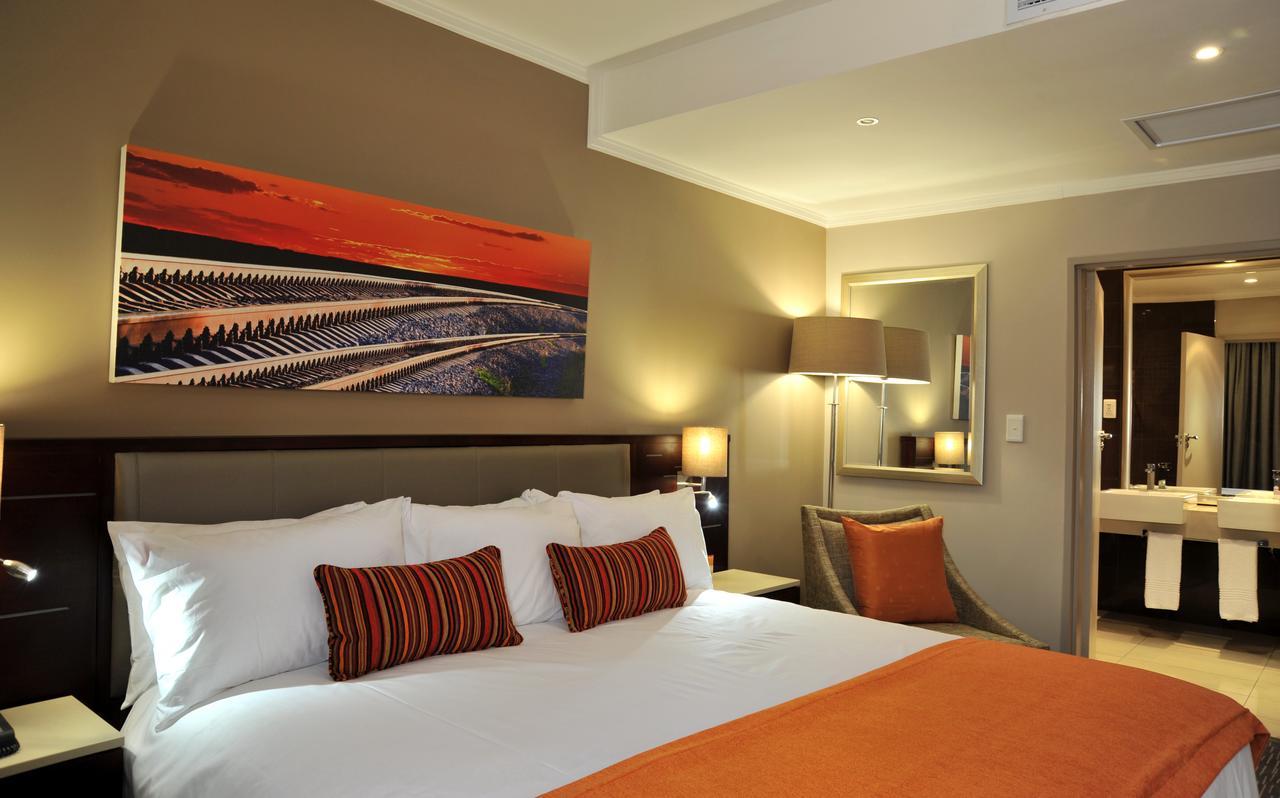 Cresta Mahalapye Hotel Buitenkant foto