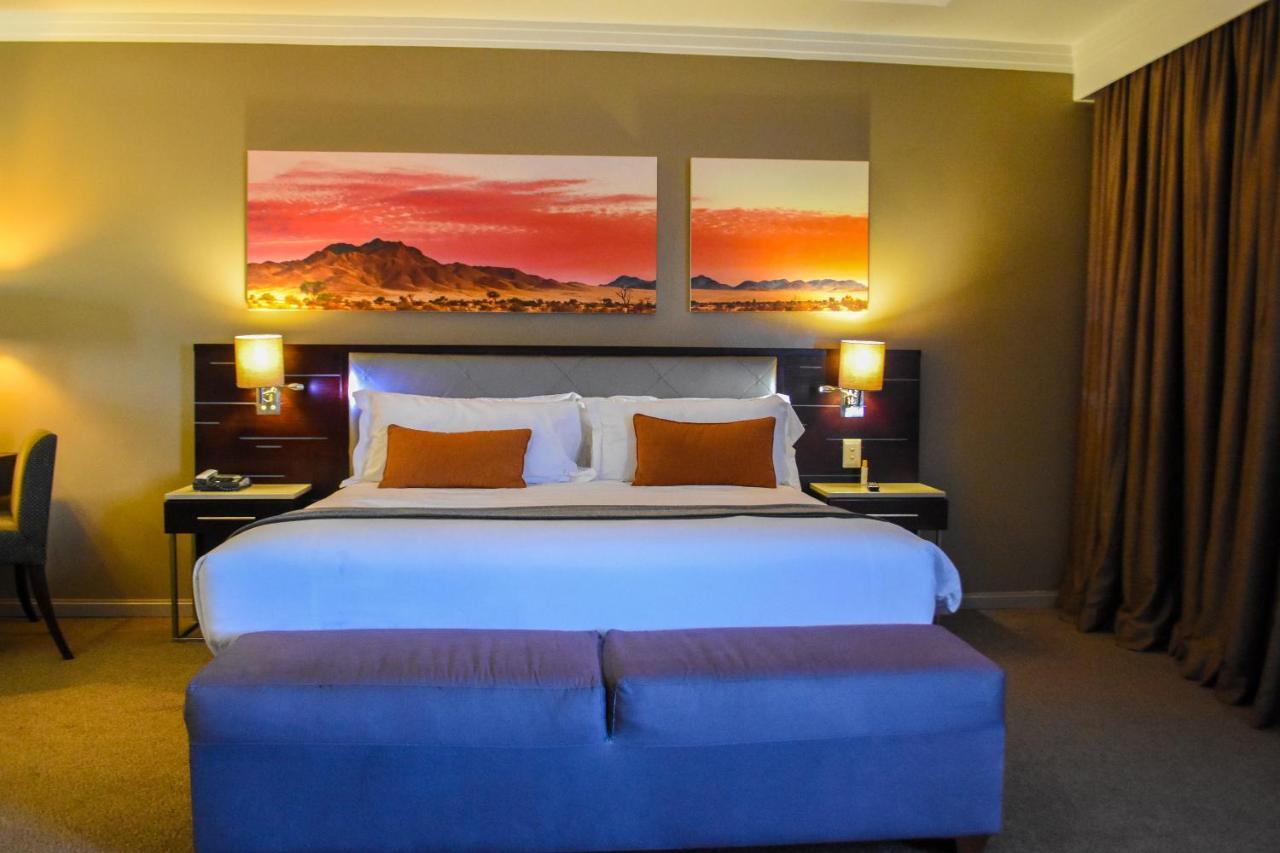 Cresta Mahalapye Hotel Buitenkant foto